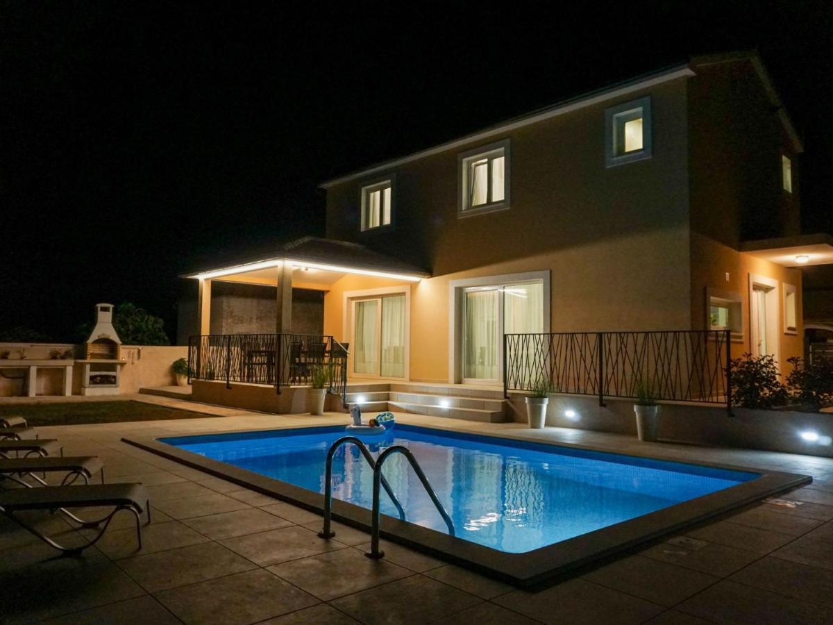 Holiday Home Villa Dora By Interhome Πούλα Εξωτερικό φωτογραφία